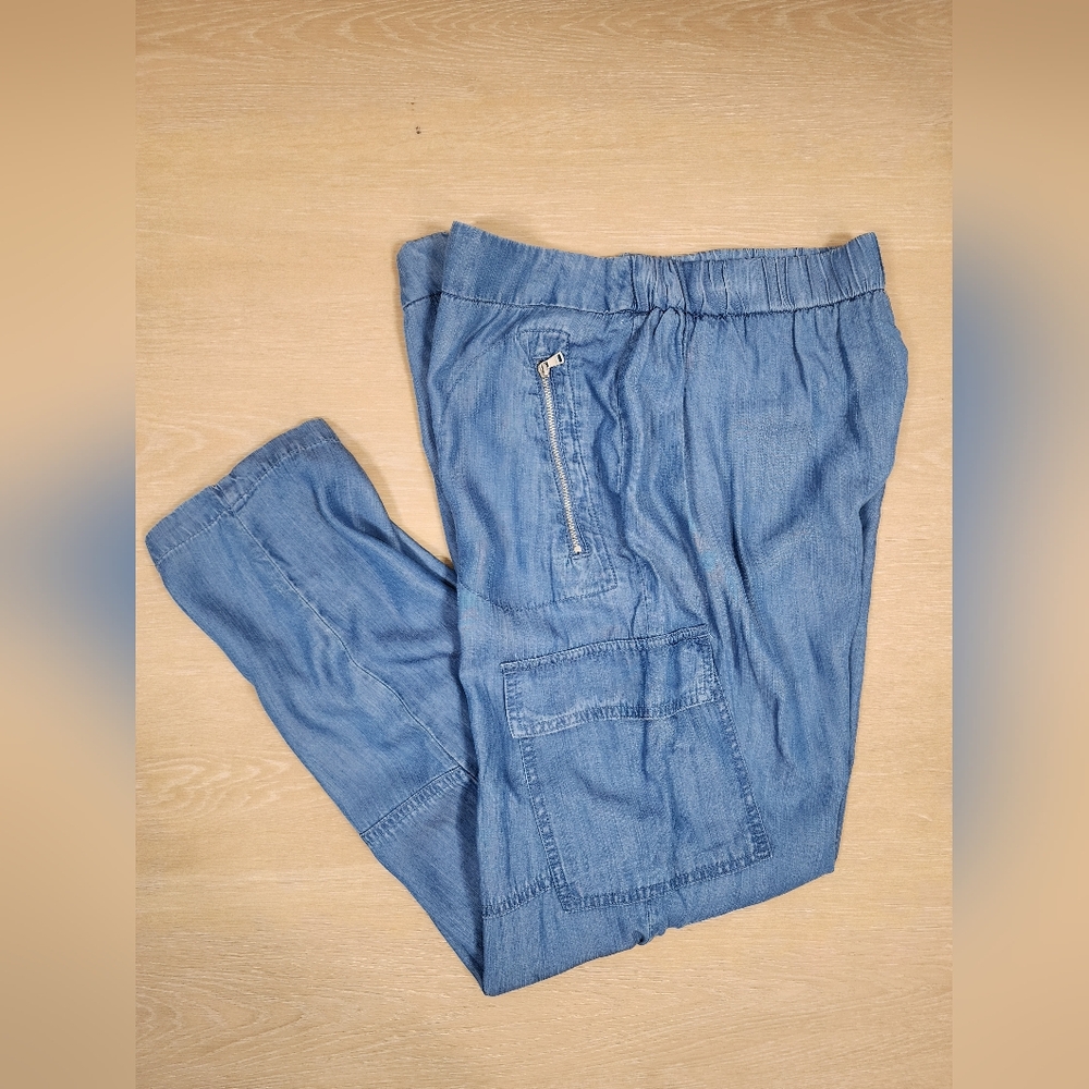 DKNY Lightweight Denim Cargo Size 8